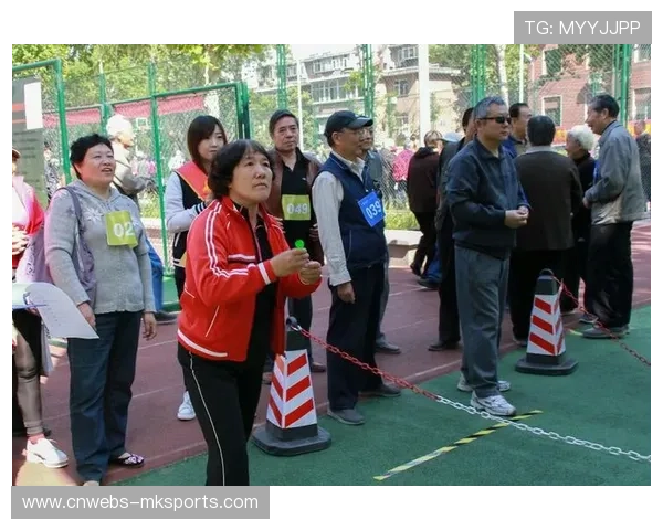 社区老年运动会举办定点投篮赛，促健康增邻里互动