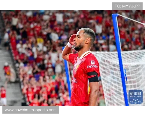 利物浦球迷远征米兰，营造客场气氛