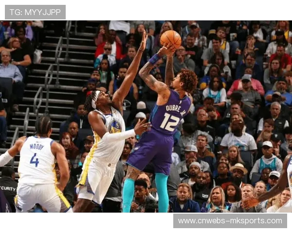 加时赛最后3秒战术布置曝光，主帅用平板画路线